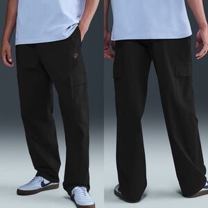 Nike Sportswear Club Woven Cargo Pants black
